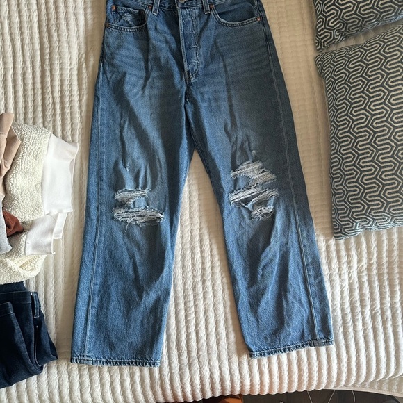 Levi's Blue Straight Leg Women's Jeans - Picture 2 of 8